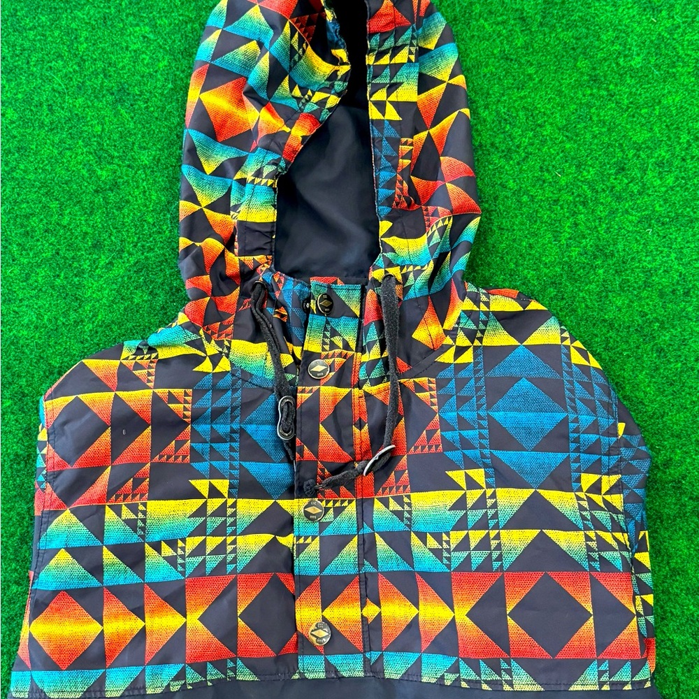 VIBRANT Men’s Empyre Surplus Co. Aztec Patterned Wind-Breaker L